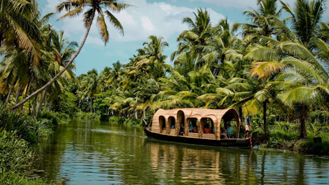 Luxury houseboat Alleppey Kerala